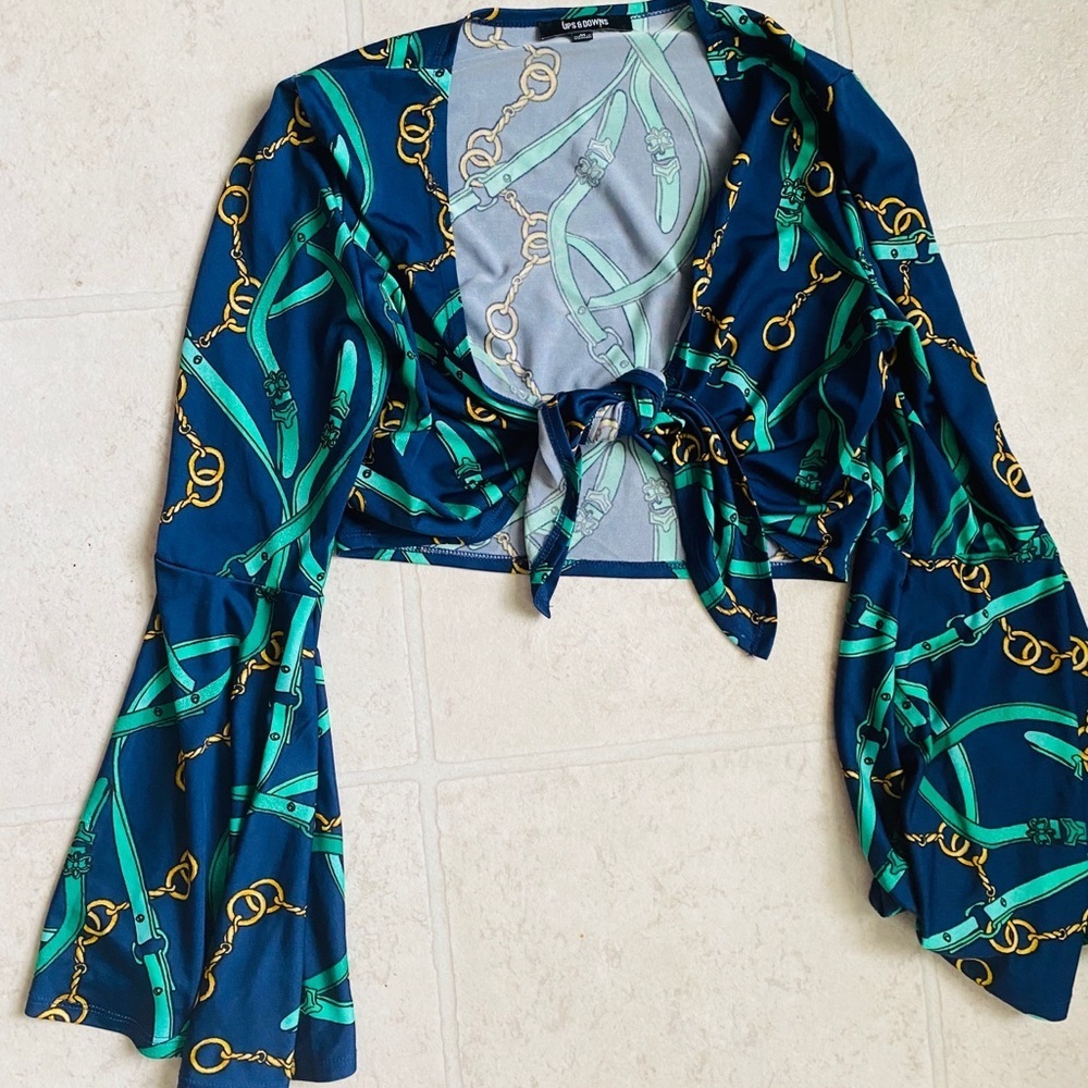 Tye blouse with chain detail crop top